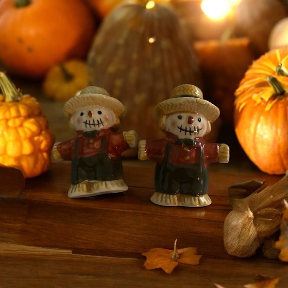 Cracker Barrel Other - Cracker Barrel Scarecrow Shaker Set - Orange, Brown, Black